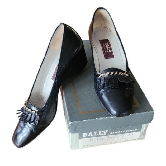 Vintage Bally Shoes Black Leather Pumps Size 10 Kiltie Fringed Gold Chain Buckles Original Box