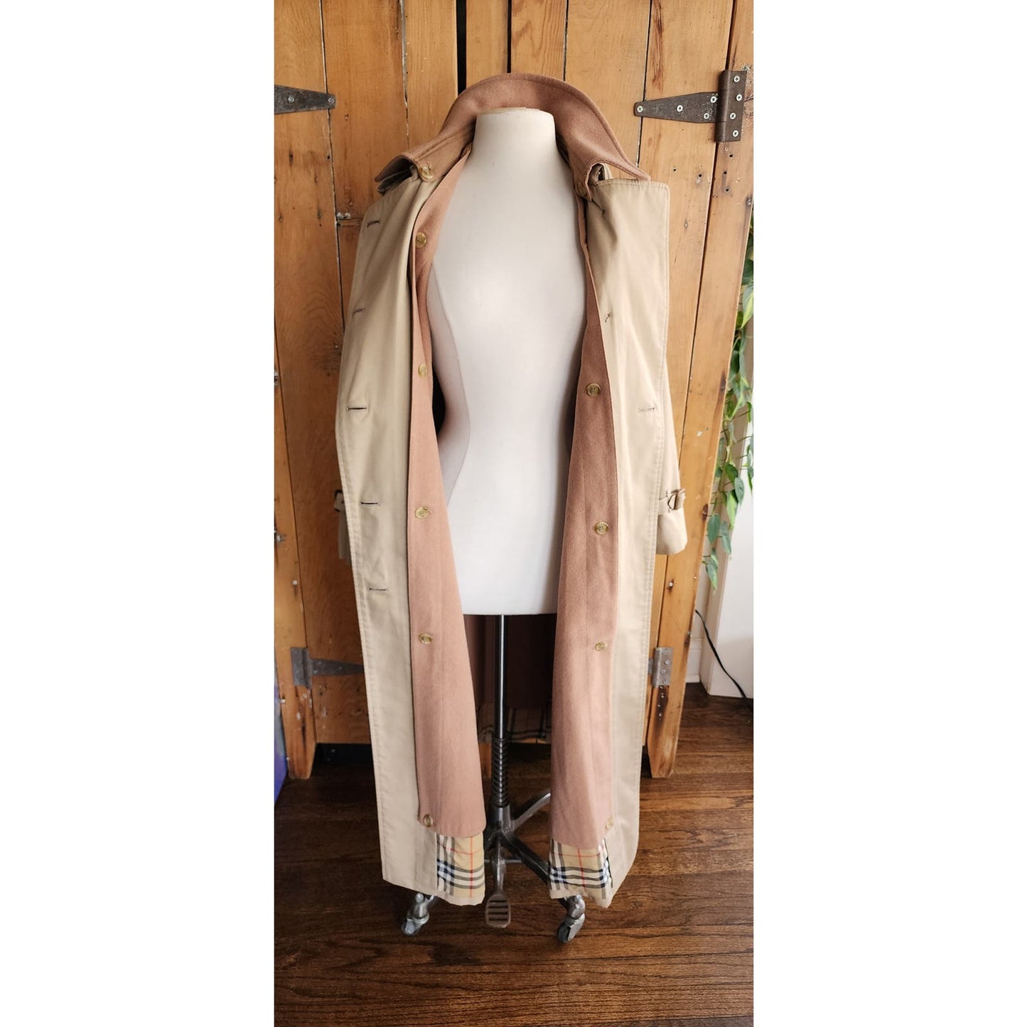 Vintage Burberrys Iconic Mens Trench Coat Beige, Wool Liner Size 42