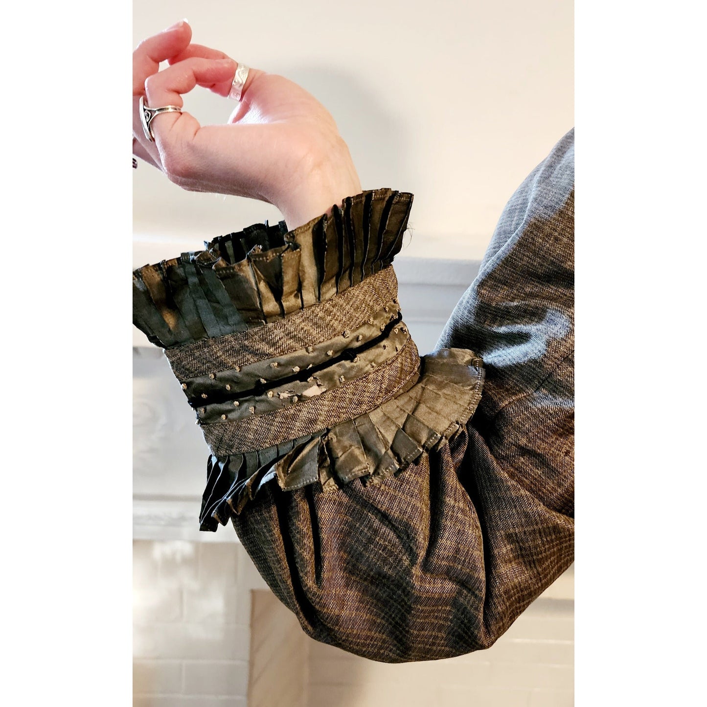 Antique Ladies Jacket Edwardian 1900s 1910s Gray Silk Black Coiled Trim