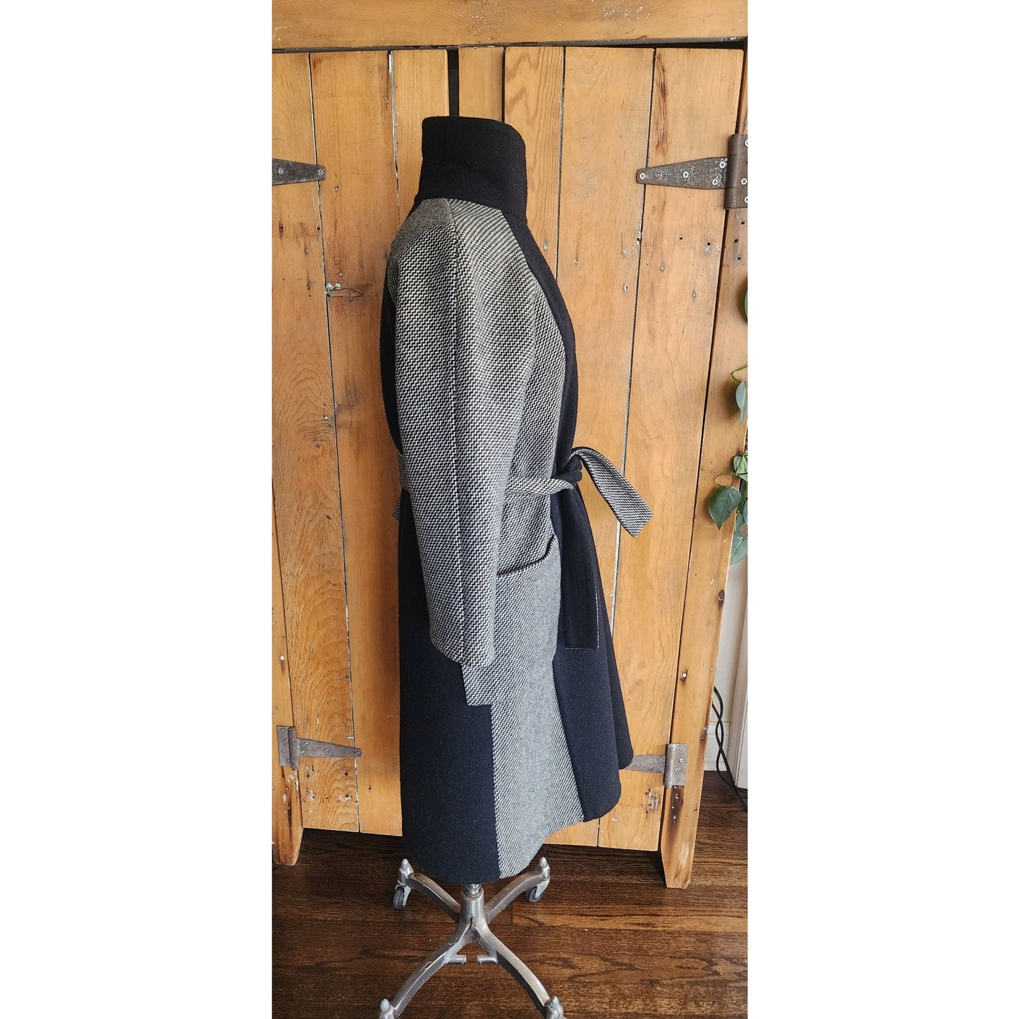 Vintage 90s Gray Wool Coat w/Sash Tie Belt Zigzag Pattern