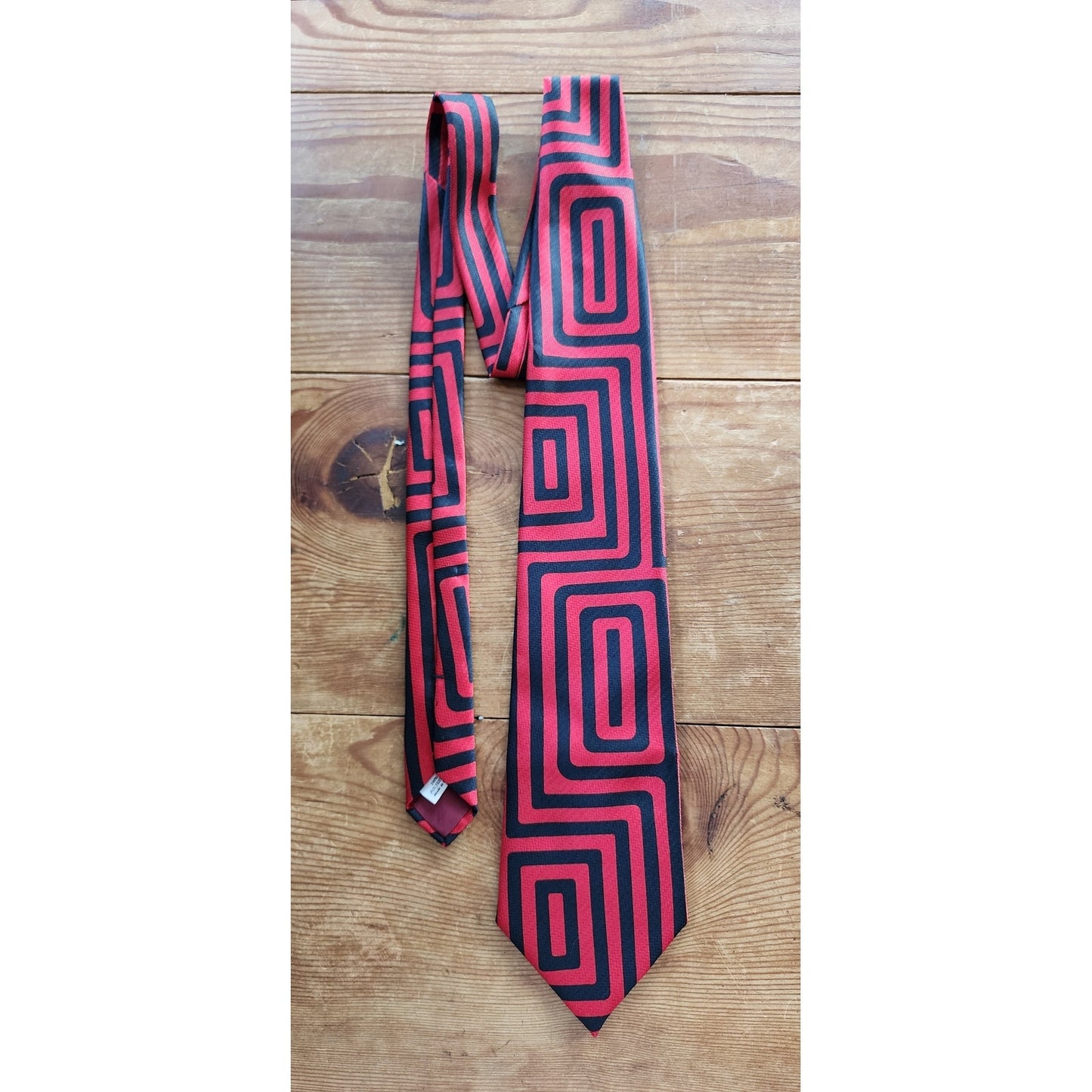 Vintage 60s Mens Necktie Wide Labyrinth Print Red Black