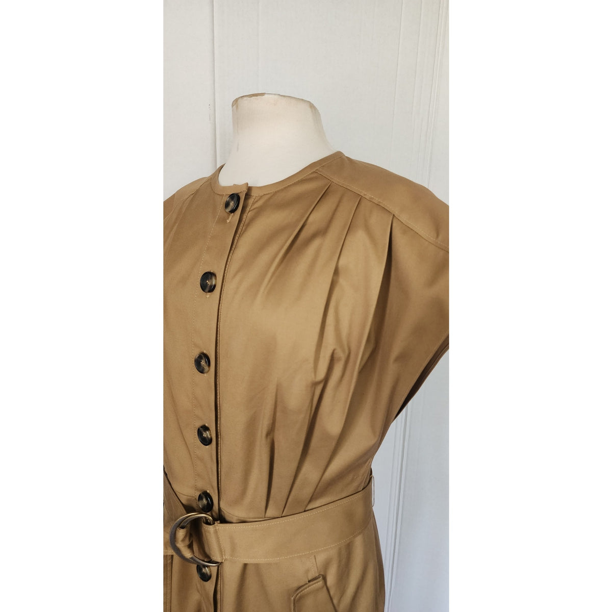 Carolina Herrera Shirt Dress 2022 Resort Beige Cotton Button Down Front Safari Belted Utility NWOT Large