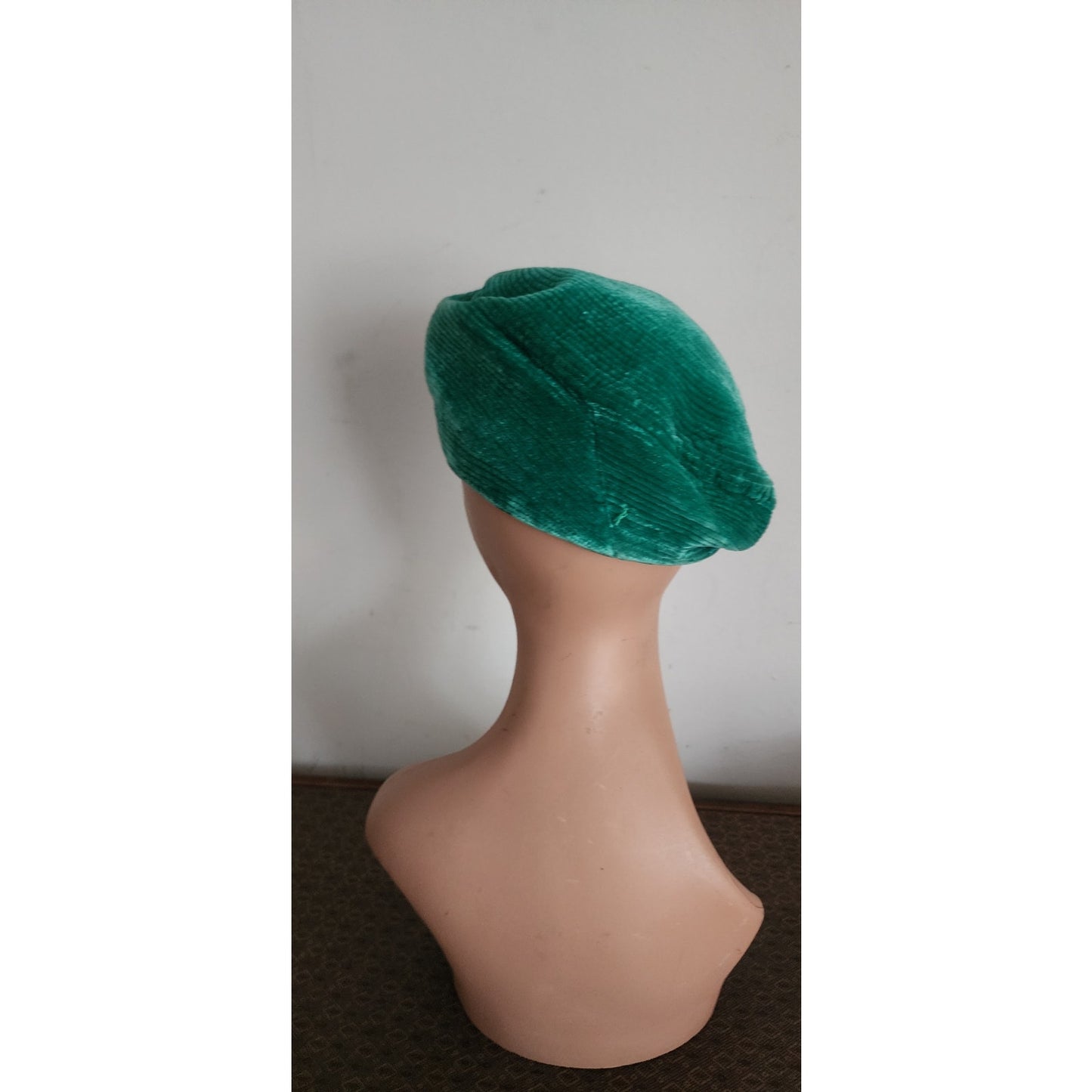 Vintage 60s Green Hat Velour Tam Beret Mod Style