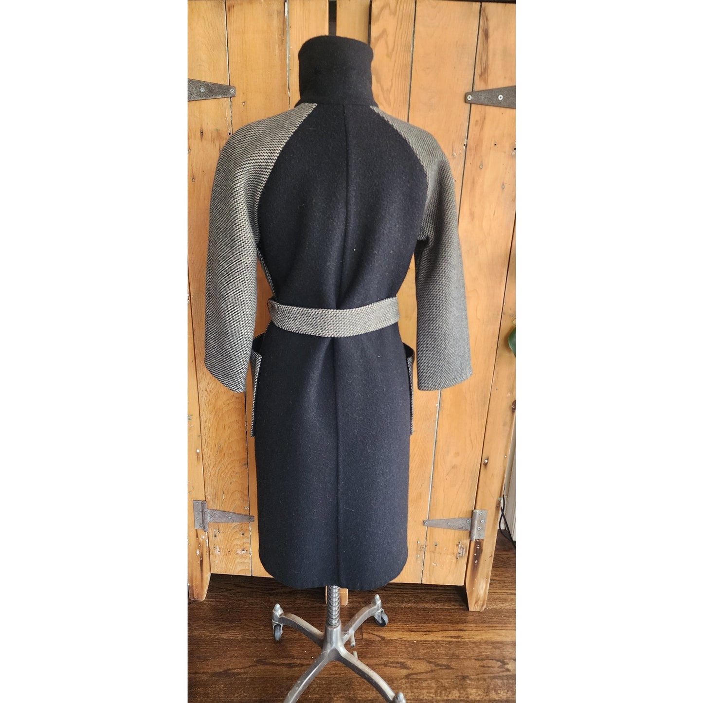 Vintage 90s Gray Wool Coat w/Sash Tie Belt Zigzag Pattern