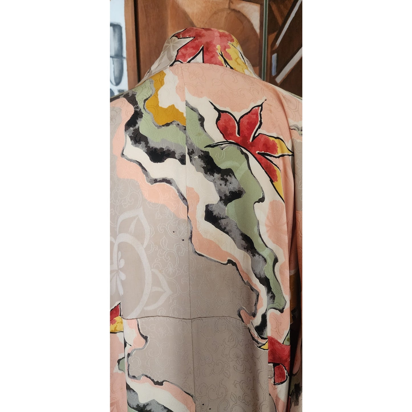 Vintage 1960s Traditional Japanese Silk Kimono Robe Floral Jacquard