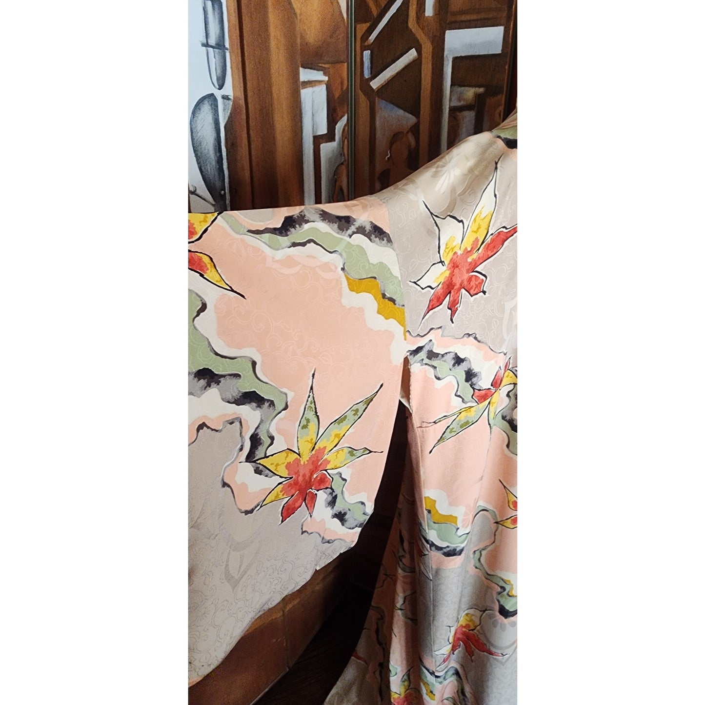Vintage 1960s Traditional Japanese Silk Kimono Robe Floral Jacquard
