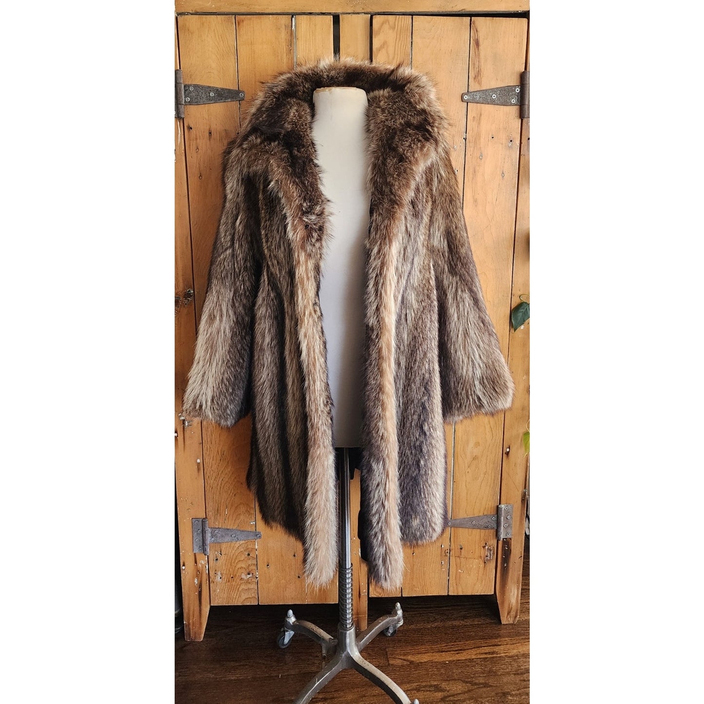 Vintage Fur Coat Silver Tipped Raccoon Hip Length Revillon Boho Style Size Medium SATC