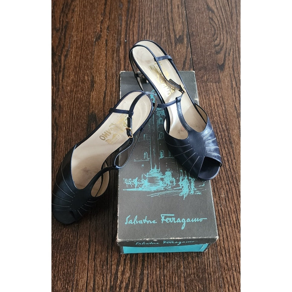 Vintage 70s Ferragamo Navy Blue Leather T Strap Dancing Shoes Mary Jane Heels 10AA