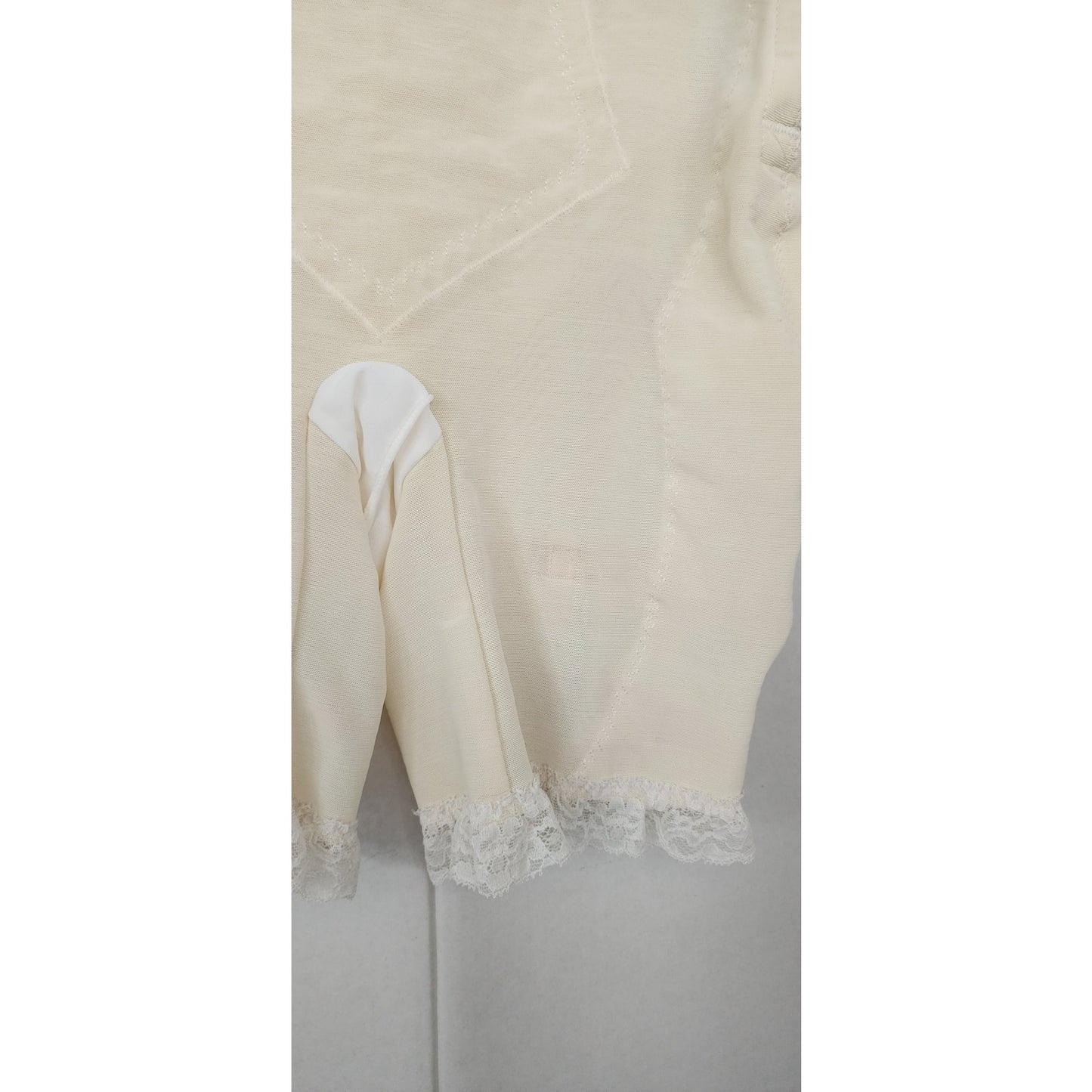 Vintage 50s Girdle Underwear Cream Nylon w/Garters Formfit Rogers 32