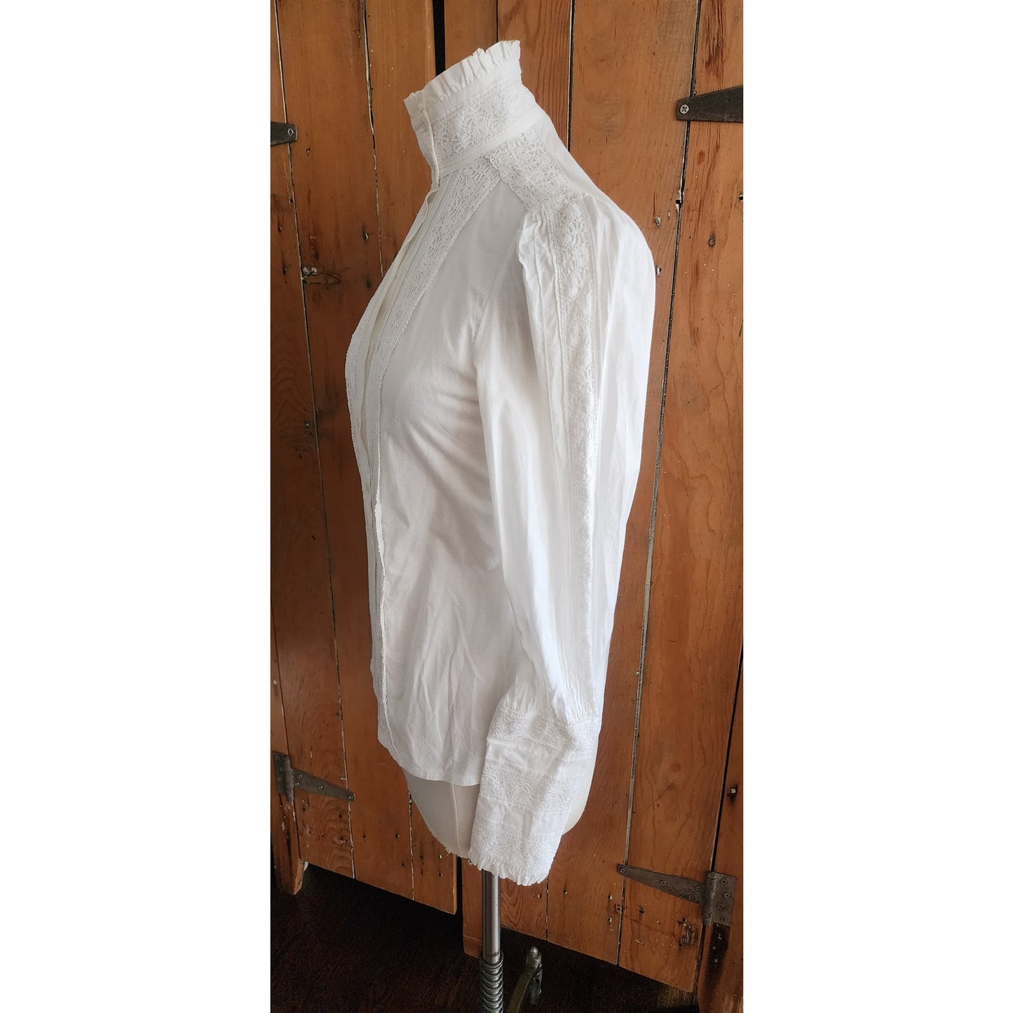 Vintage 80s LAURA ASHLEY White Ruffled Front Blouse Crochet Lace Button Down Shirt High Neckline