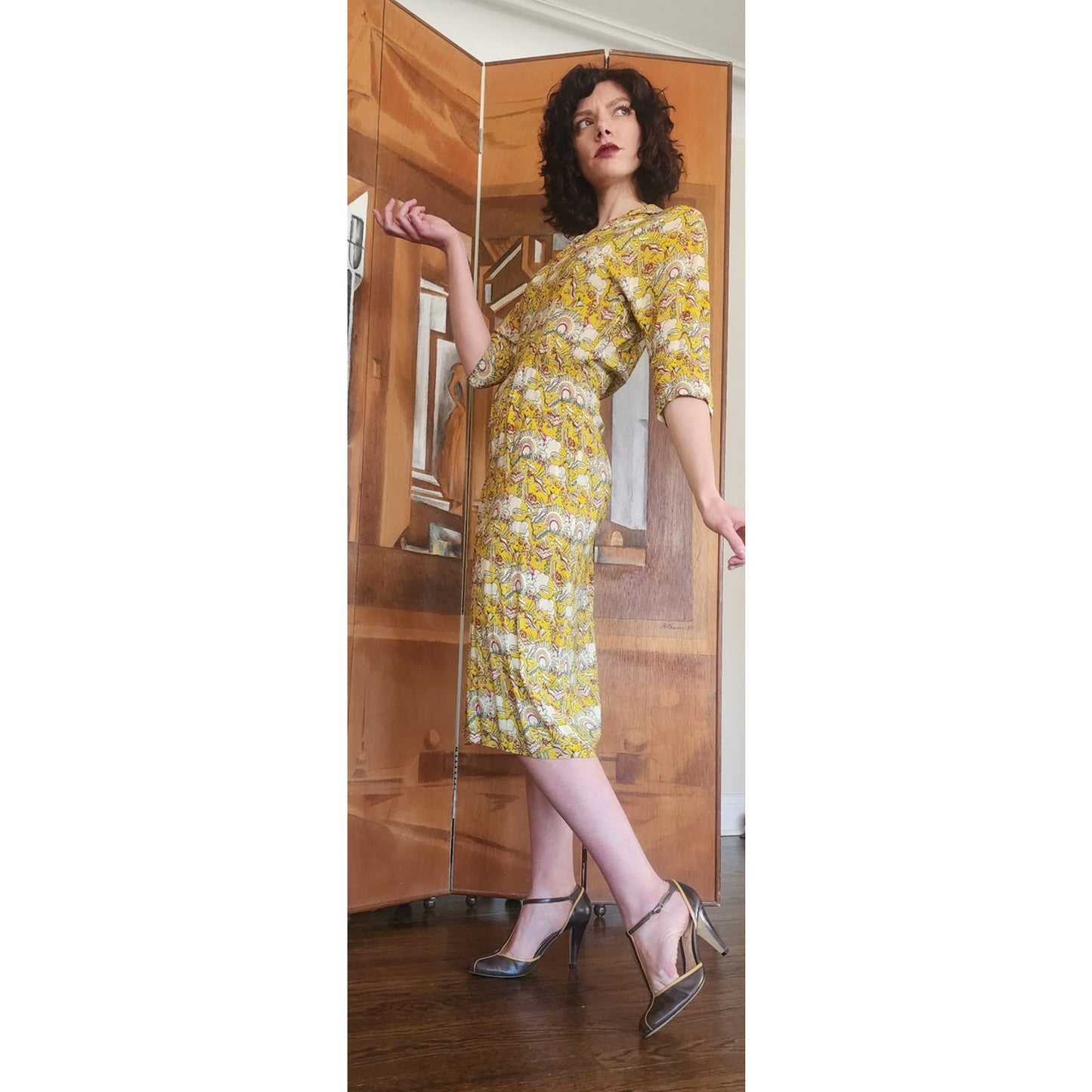 Vintage 1940s Yellow Rayon Novelty Print Midi Dress XS