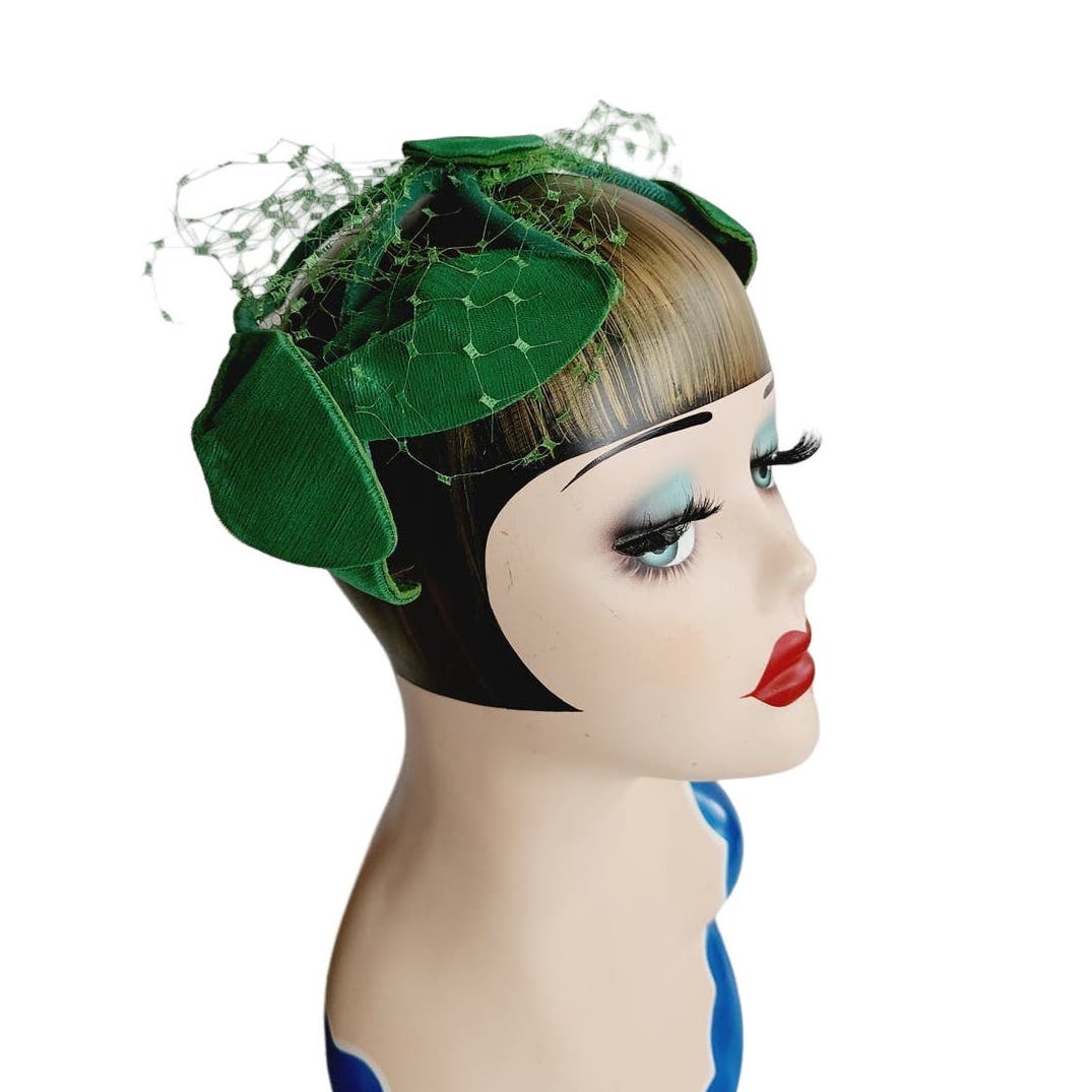 Vintage 50s Green Velvet Fascinator Mini Hat