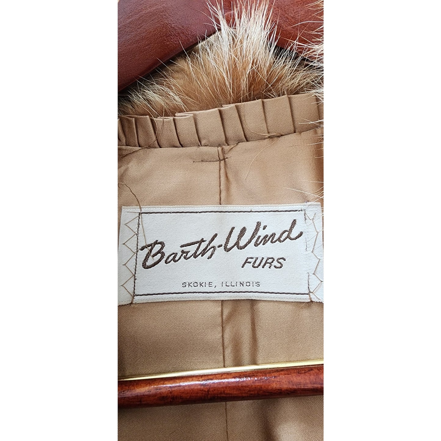 Vintage 1970s Fox Fur Jacket Hip Length Striped Boho / L