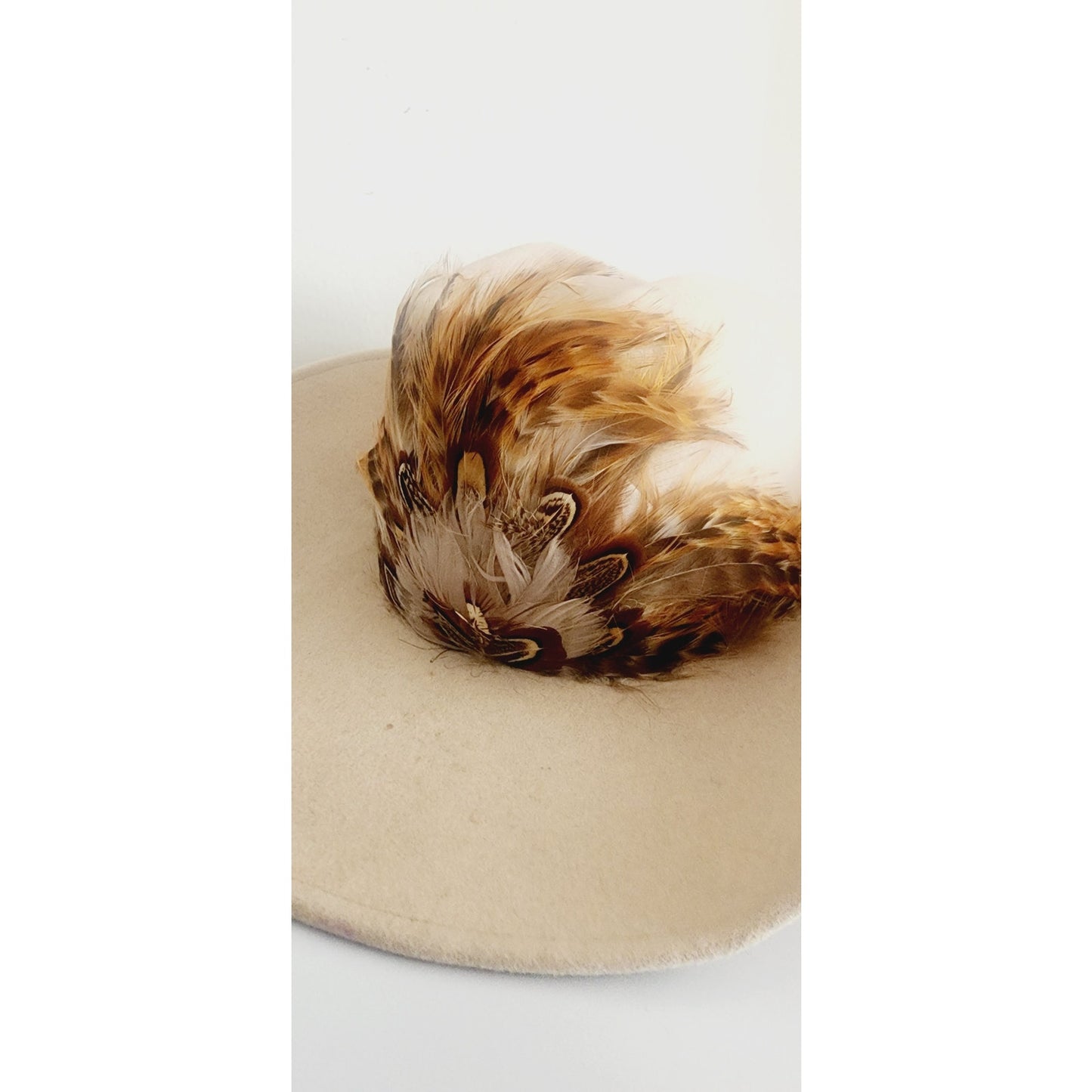Vintage Beige Cowboy Hat w/Feather by Rockmount Wind River 1850 Size 7 1/4 Mens Unisex