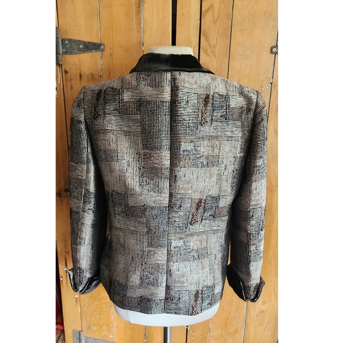 Armani Collezioni 2017 Blazer Silver Black Jacket Jacquard Print Asymmetrical Buttons 16