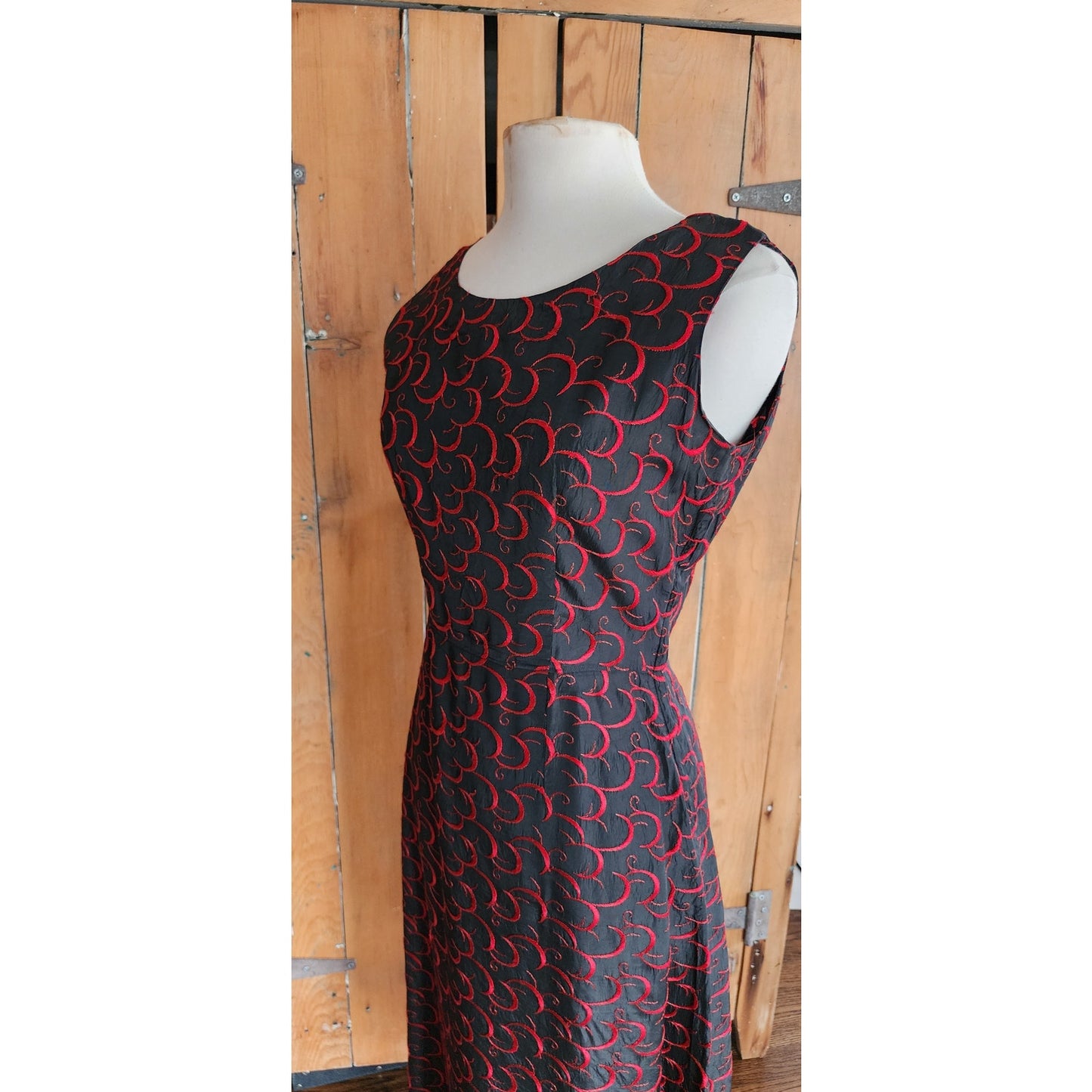 Vintage 60s Party Dress Red on Black Embroidered Satin Crescent Moon / M