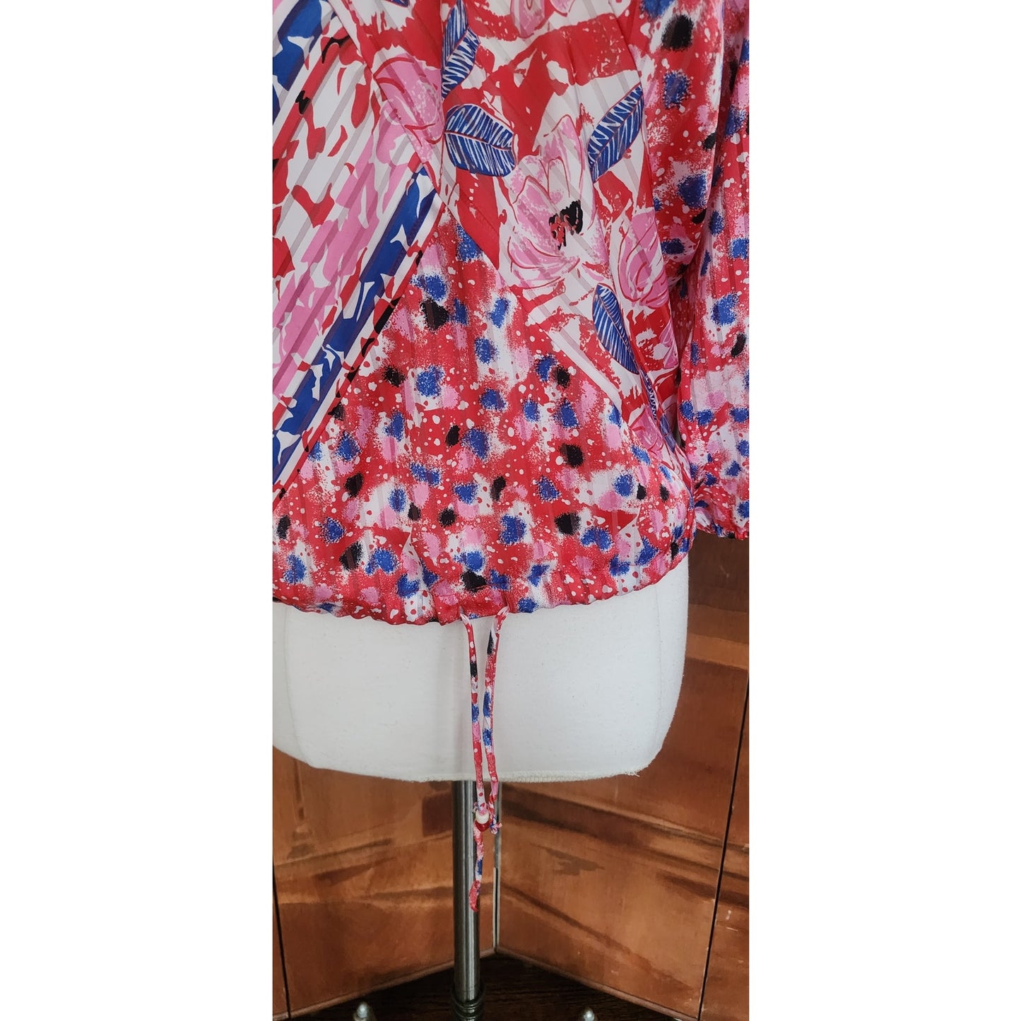 Vintage 80s Diane Freis Blouse Bold Print Poly Georgette Ruffles Pink Red