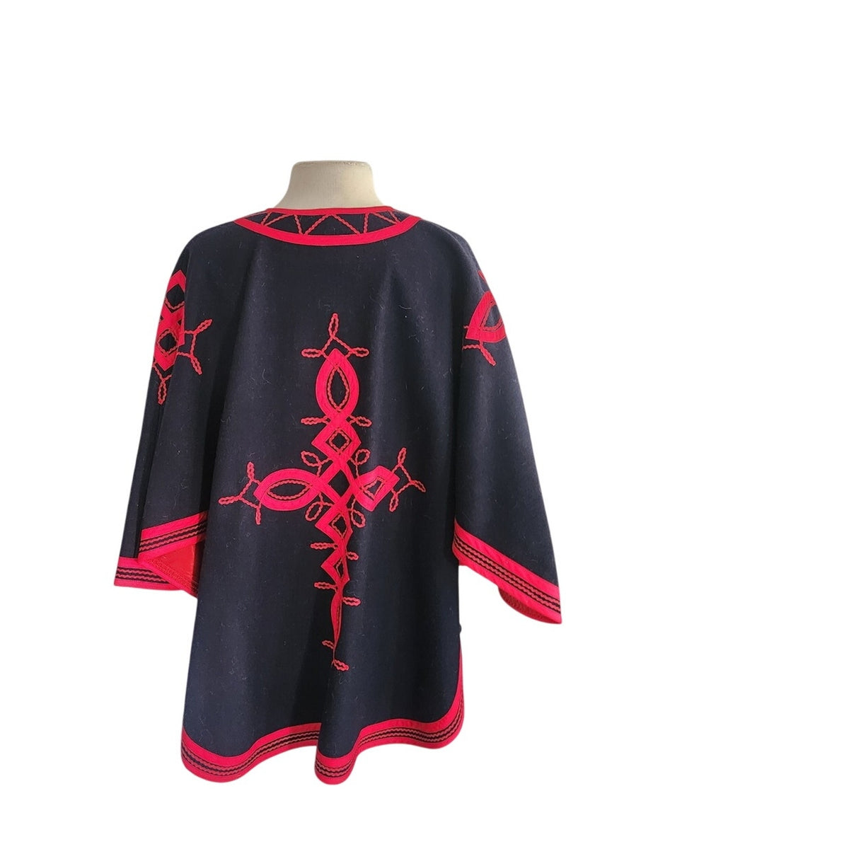 Vintage 1970s Poncho Embroidered Wool Guatemala Pinata Capelet