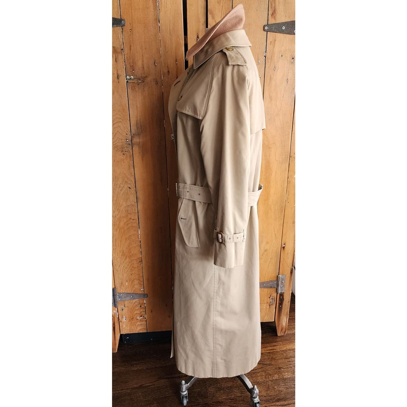 Vintage Burberrys Iconic Mens Trench Coat Beige, Wool Liner Size 42