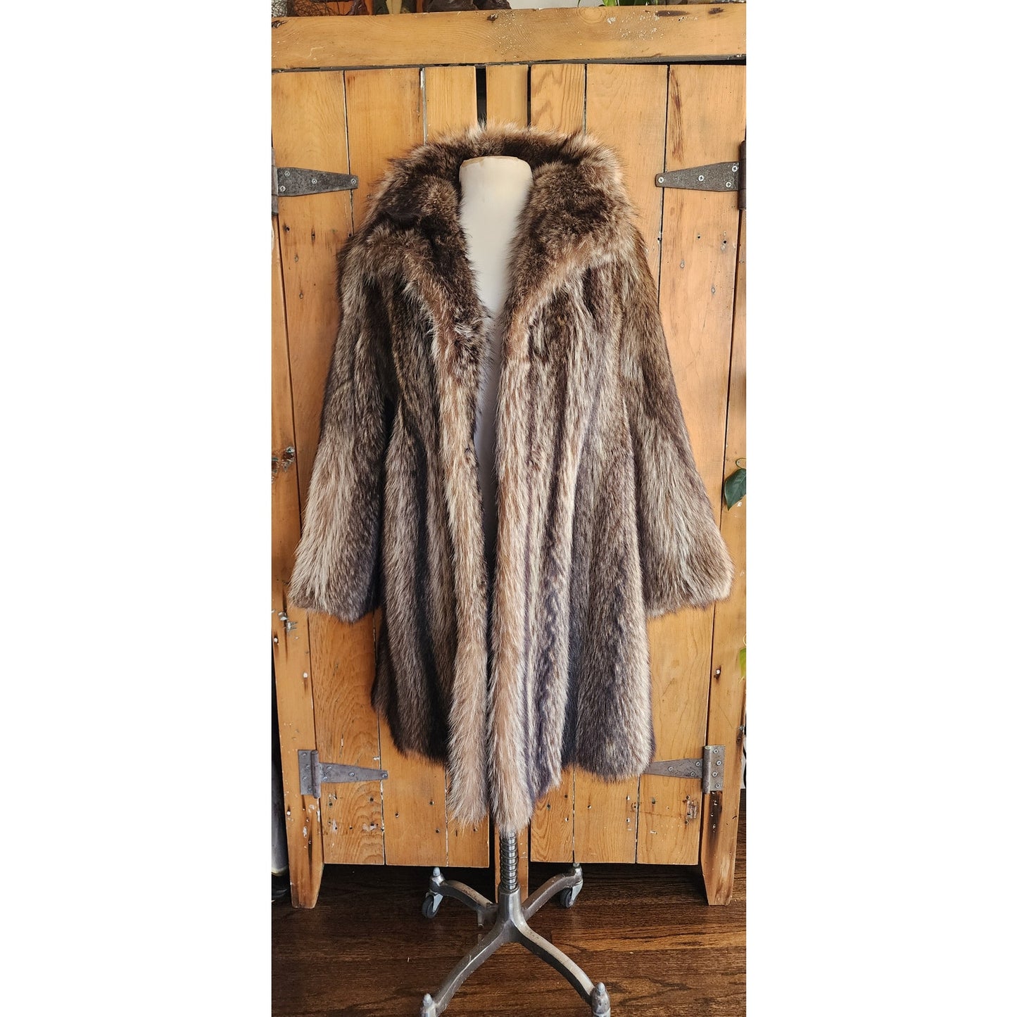 Vintage Fur Coat Silver Tipped Raccoon Hip Length Revillon Boho Style Size Medium SATC