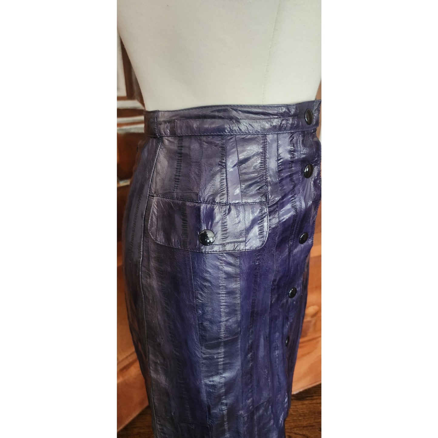 Vintage 1980s Krizia Pencil Skirt Purple Eel Skin Leather Snap Front Midi Small IT 40