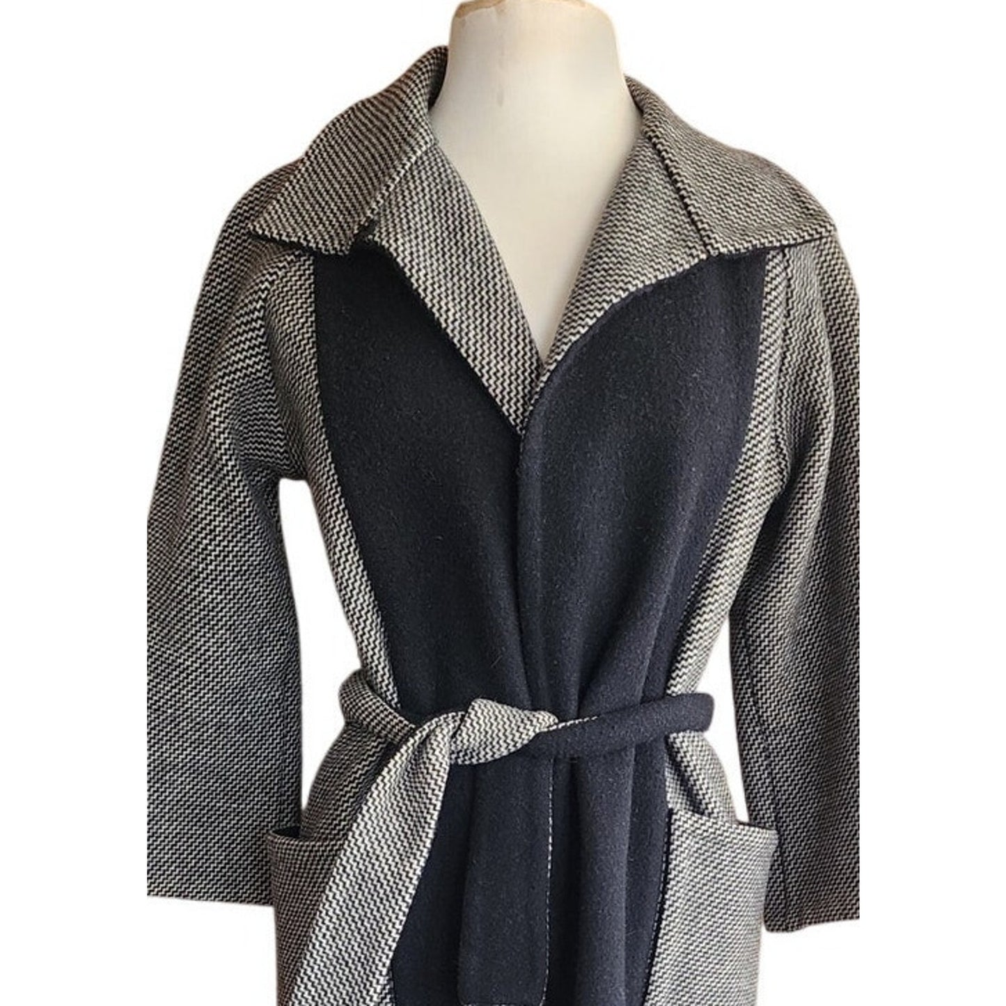 Vintage 90s Gray Wool Coat w/Sash Tie Belt Zigzag Pattern