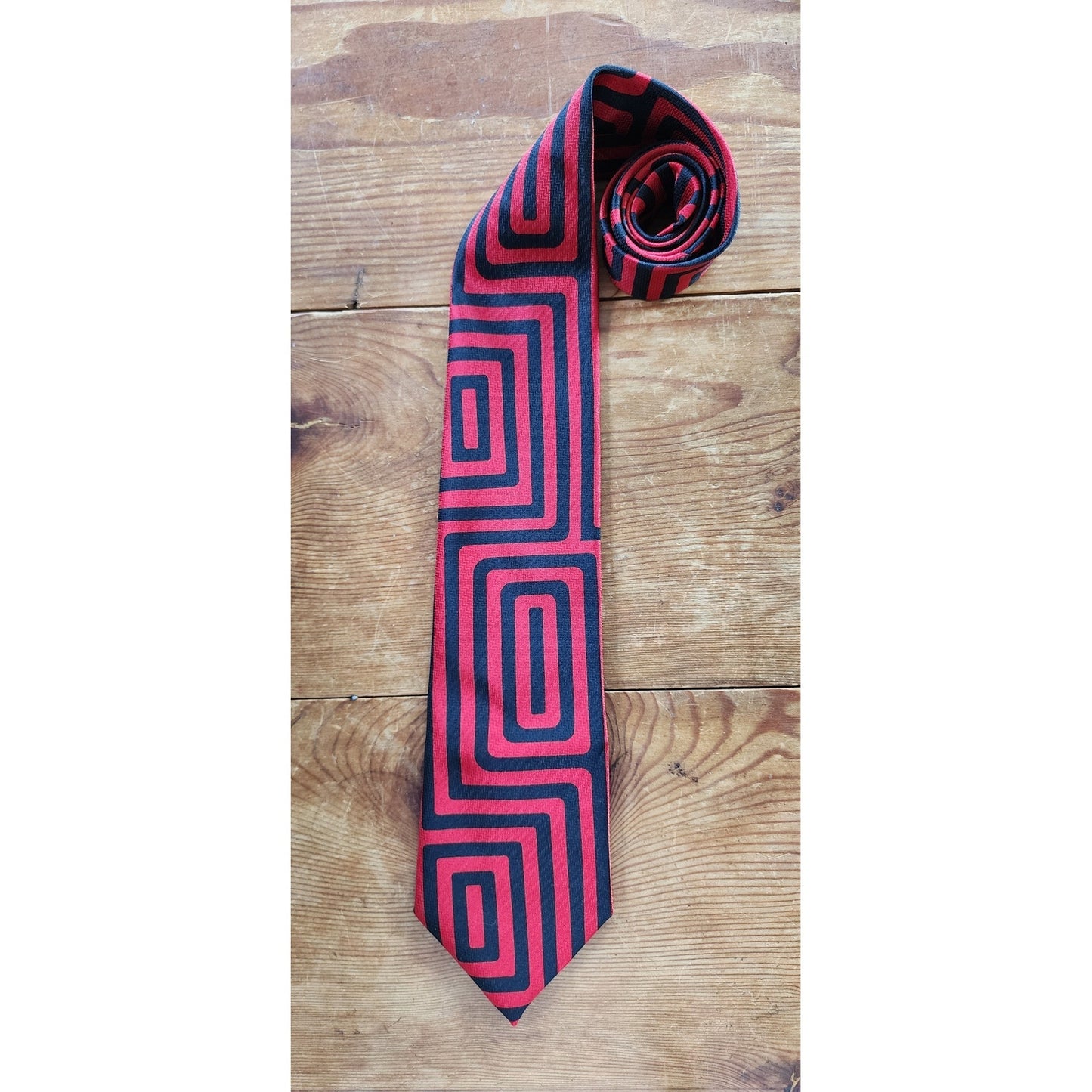 Vintage 60s Mens Necktie Wide Labyrinth Print Red Black