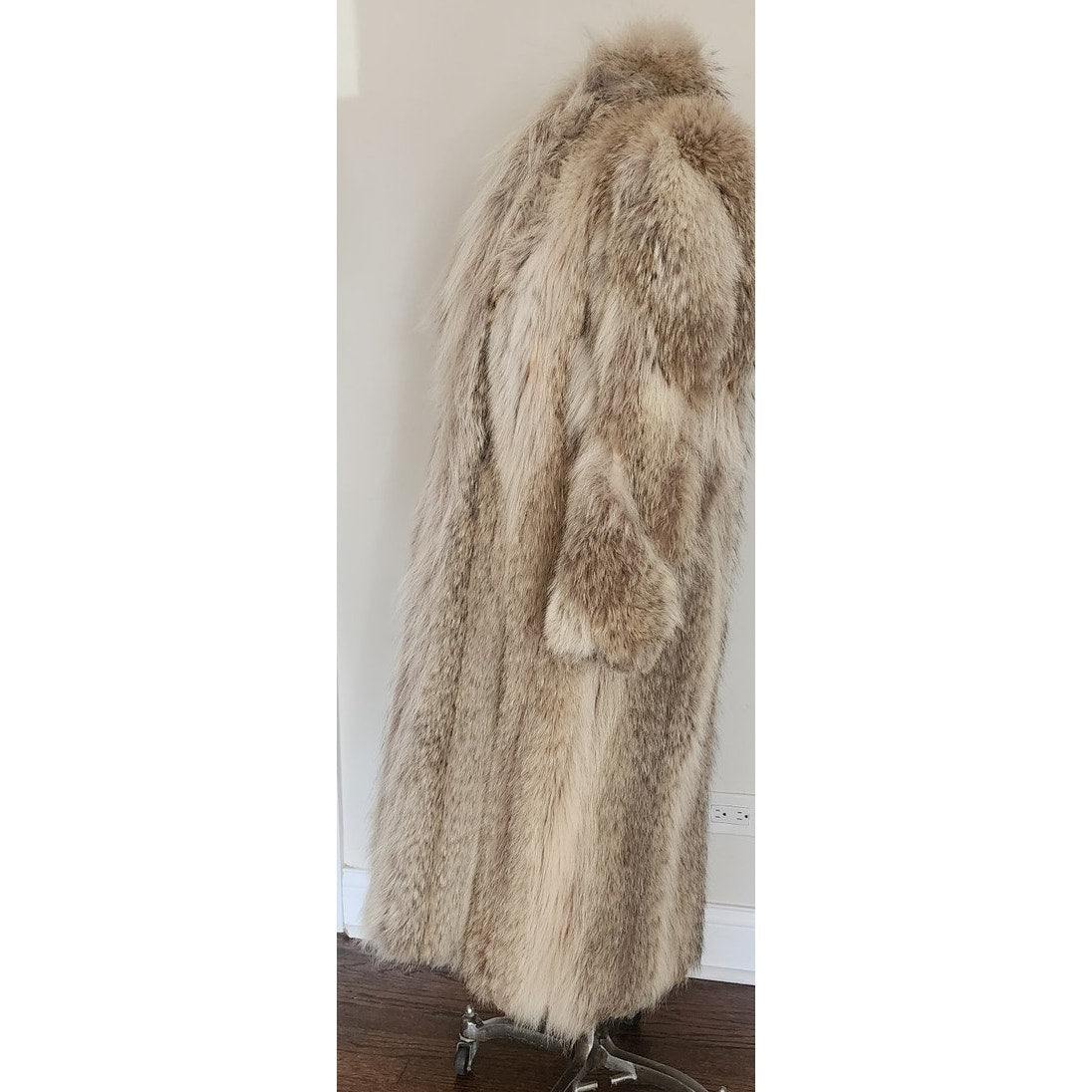 Vintage 1980s Silver Fur White Gray Fox Coyote Coat Rosenthal Chicago