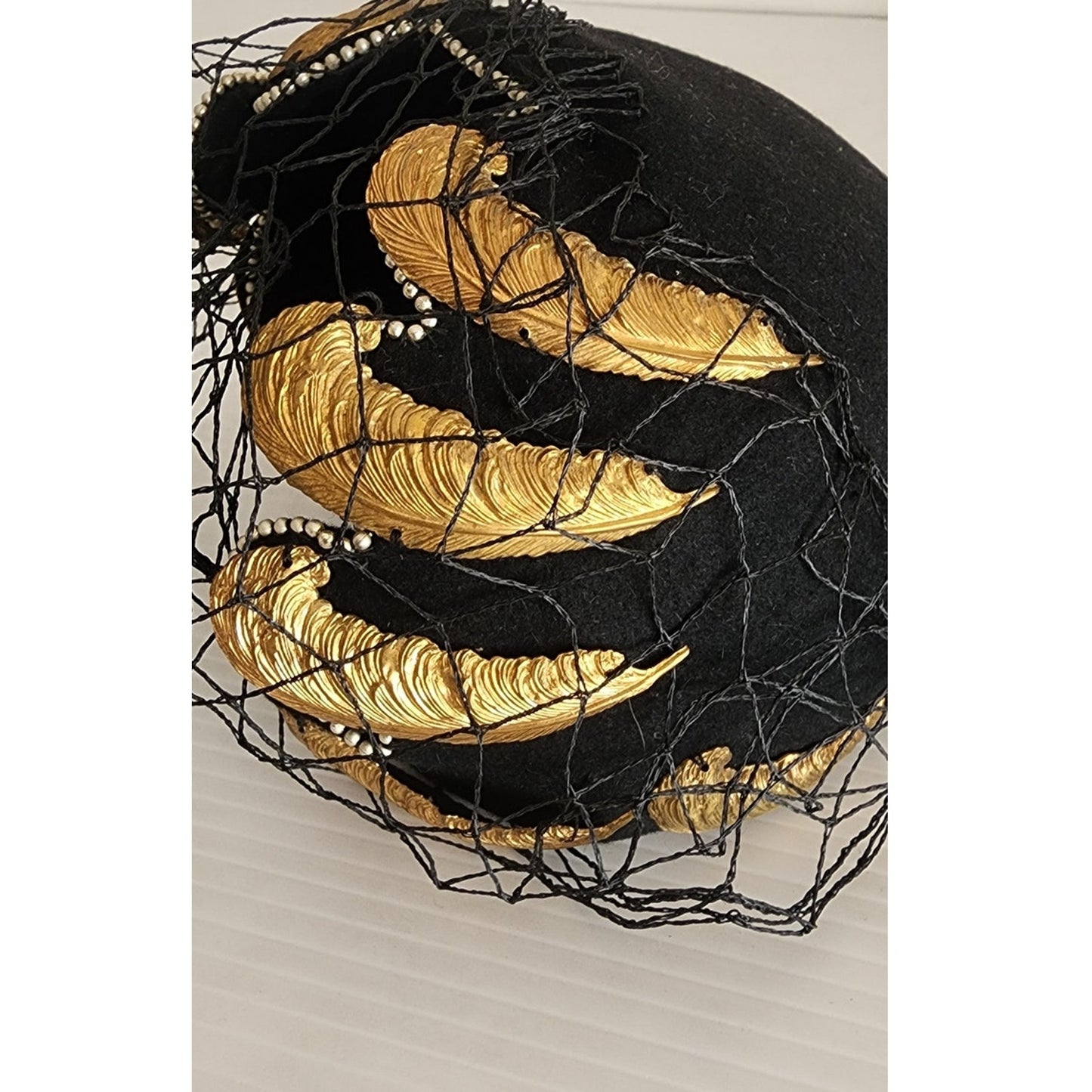 Vintage 1950s Bes-Ben Hat Black Wool Gold Feather Motif