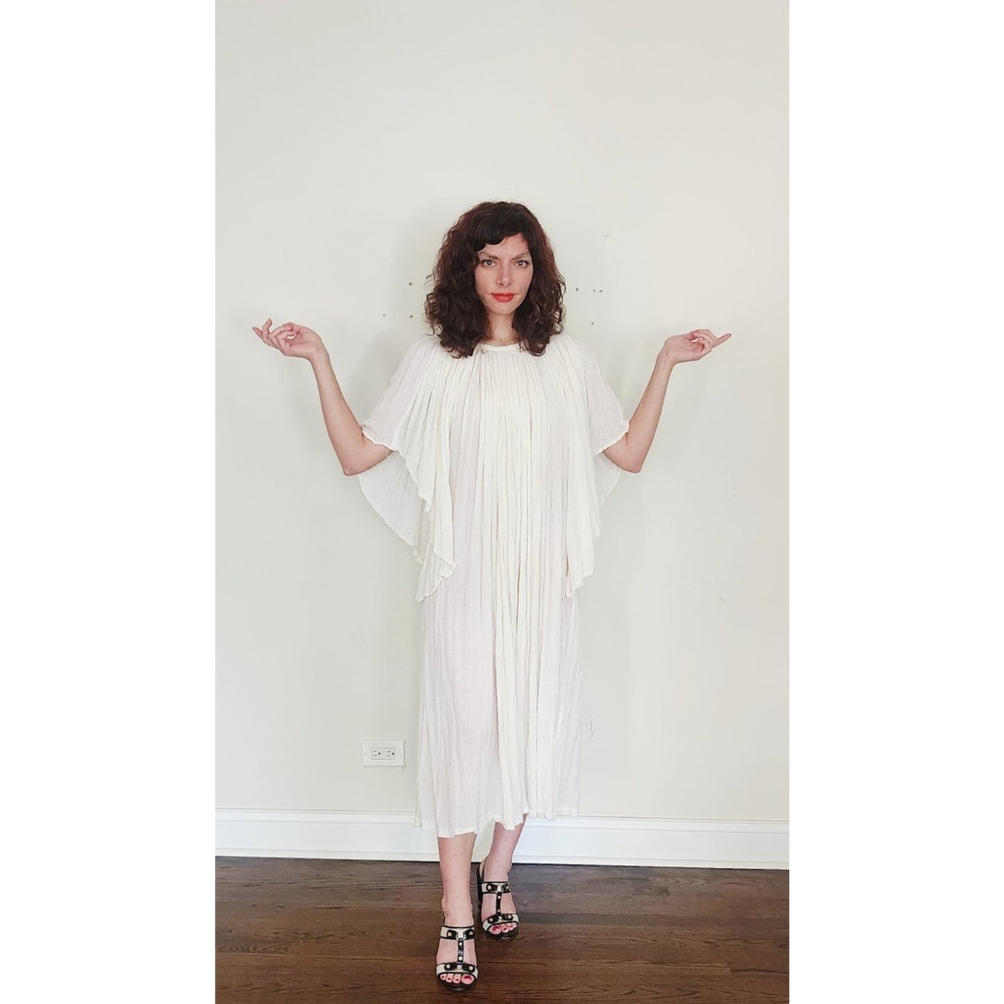 Vintage 1970s Amerikan Climax Caftan Dress White Cream Cotton Angel Sleees Gauzy