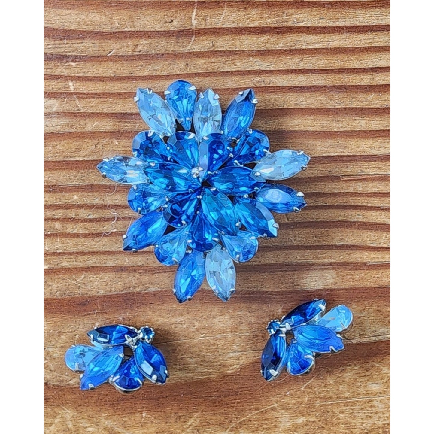 Vintage Weiss Blue Rhinestone Brooch + Clip Earrings Set Demi Parure