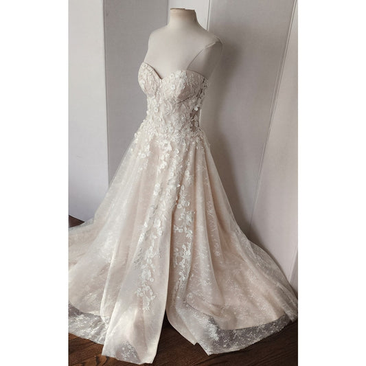 Casablanca Bridal Wedding Dress 2455 Mae Strapless Floral Lace Ivory w/Long Sheer Train Skirt NWT