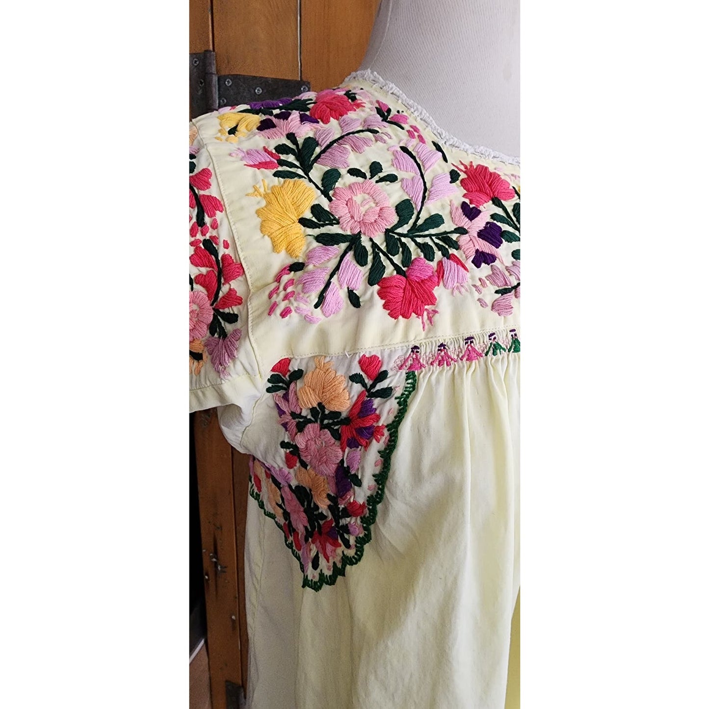 Vintage 60s Mexican Dress Floral Embroidery Pale Yellow