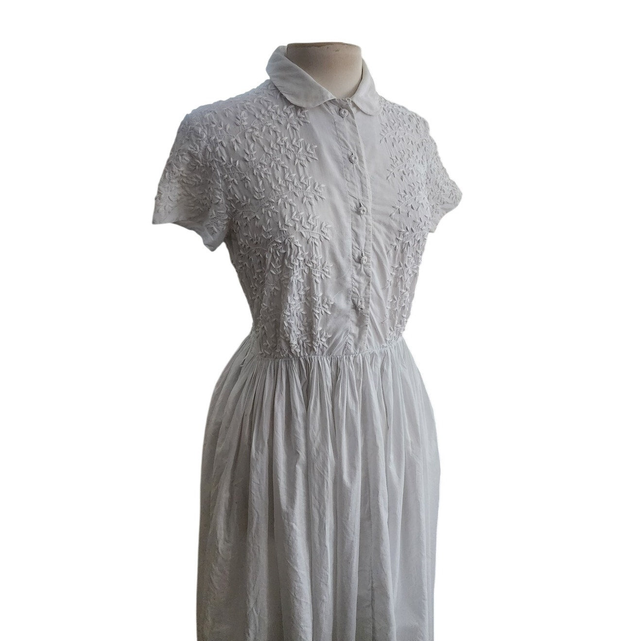 Vintage 50s Shirtdress White Embroidered Cotton Short Sleeve
