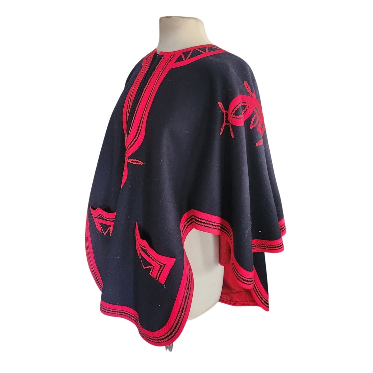 Vintage 1970s Poncho Embroidered Wool Guatemala Pinata Capelet