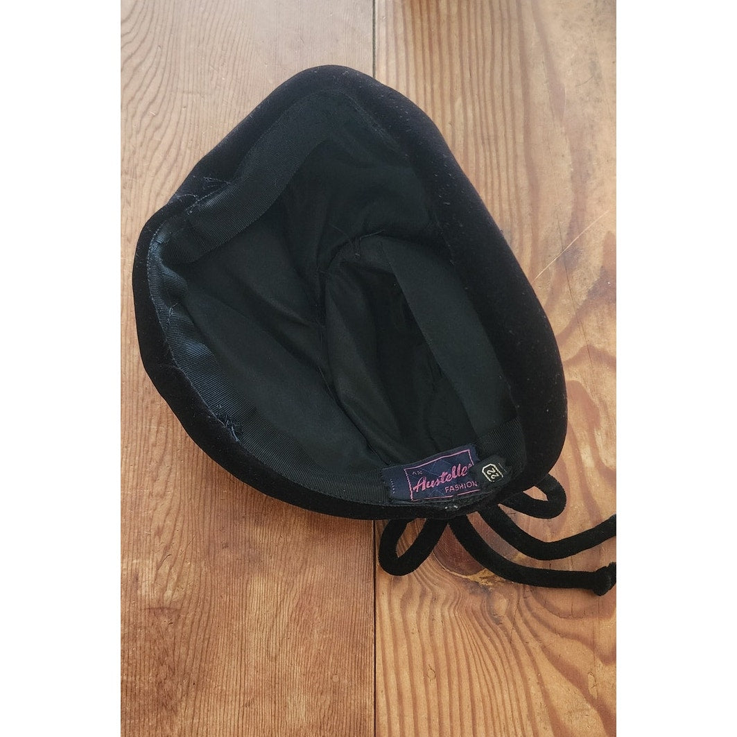 Vintage 1930s Hat Black Velvet Art Deco Modernist Avant Garde Austelle