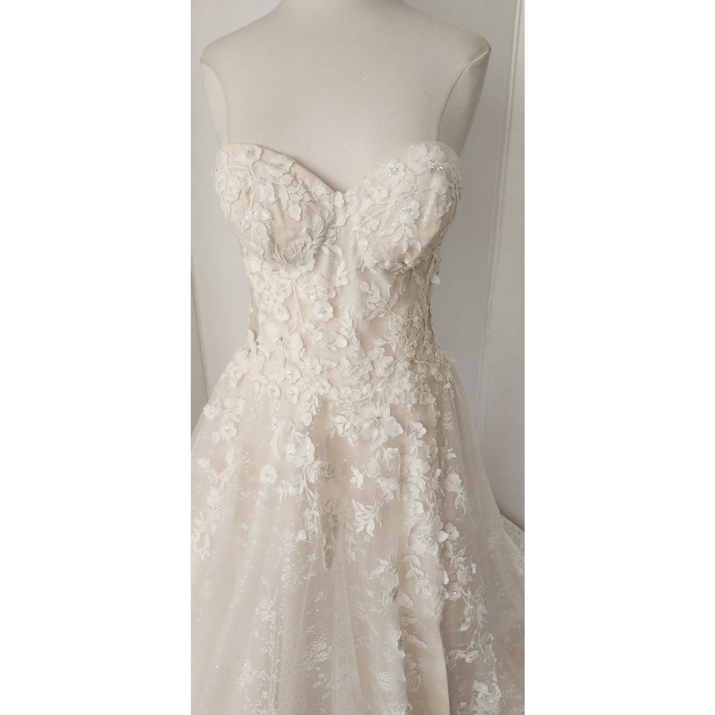 Casablanca Bridal Wedding Dress 2455 Mae Strapless Floral Lace Ivory w/Long Sheer Train Skirt NWT