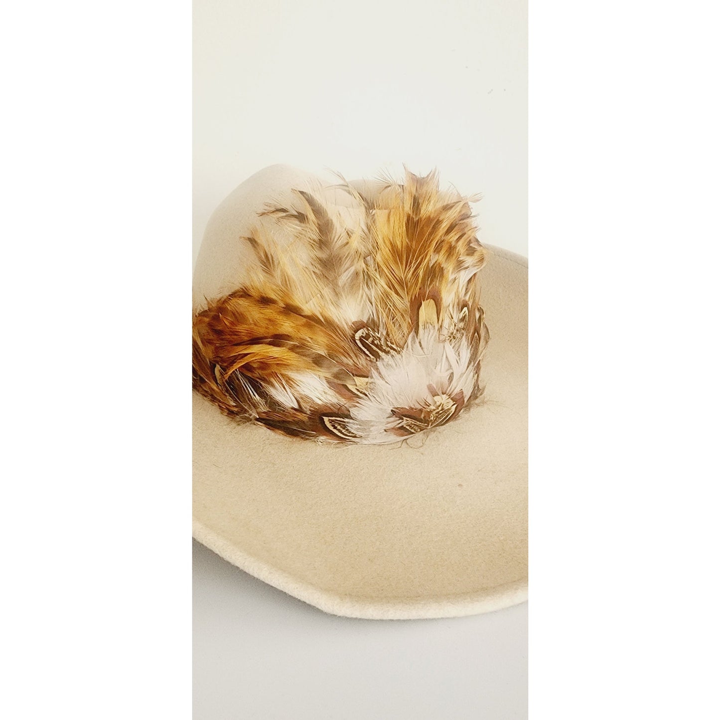 Vintage Beige Cowboy Hat w/Feather by Rockmount Wind River 1850 Size 7 1/4 Mens Unisex
