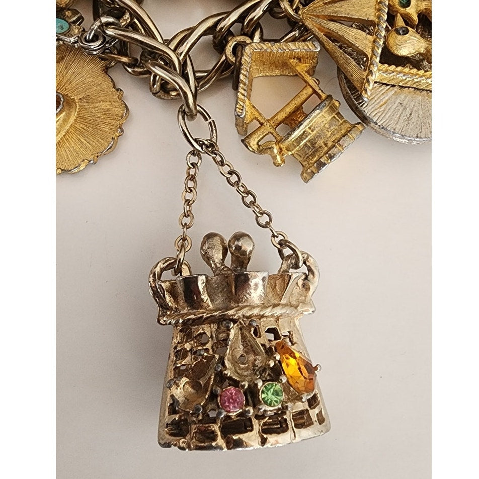 Vintage 50s 60s Gold Charm Bracelet Travel & Hobbies Novelty