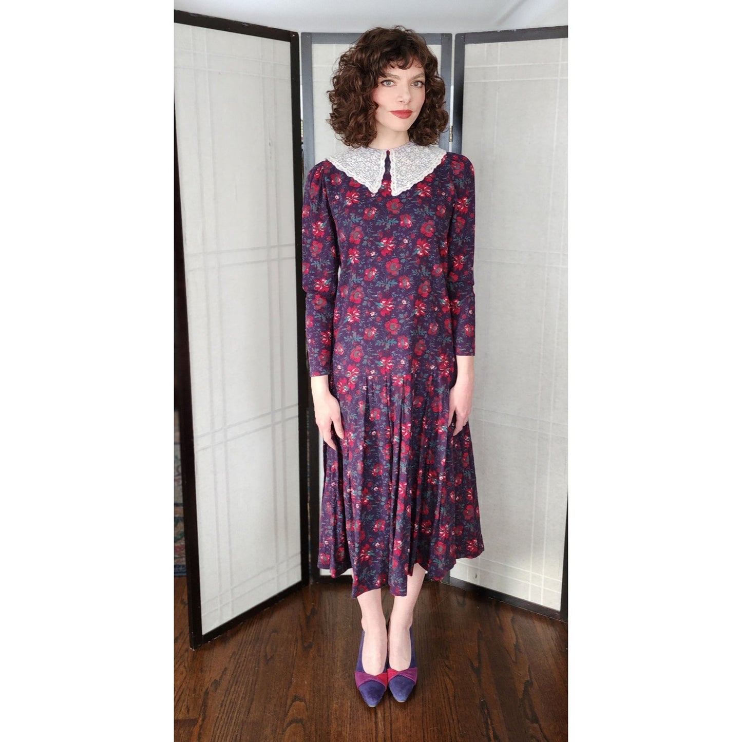 Vintage 80s Laura Ashley Dress Dark Floral Print Lace Collar Long Sleeve