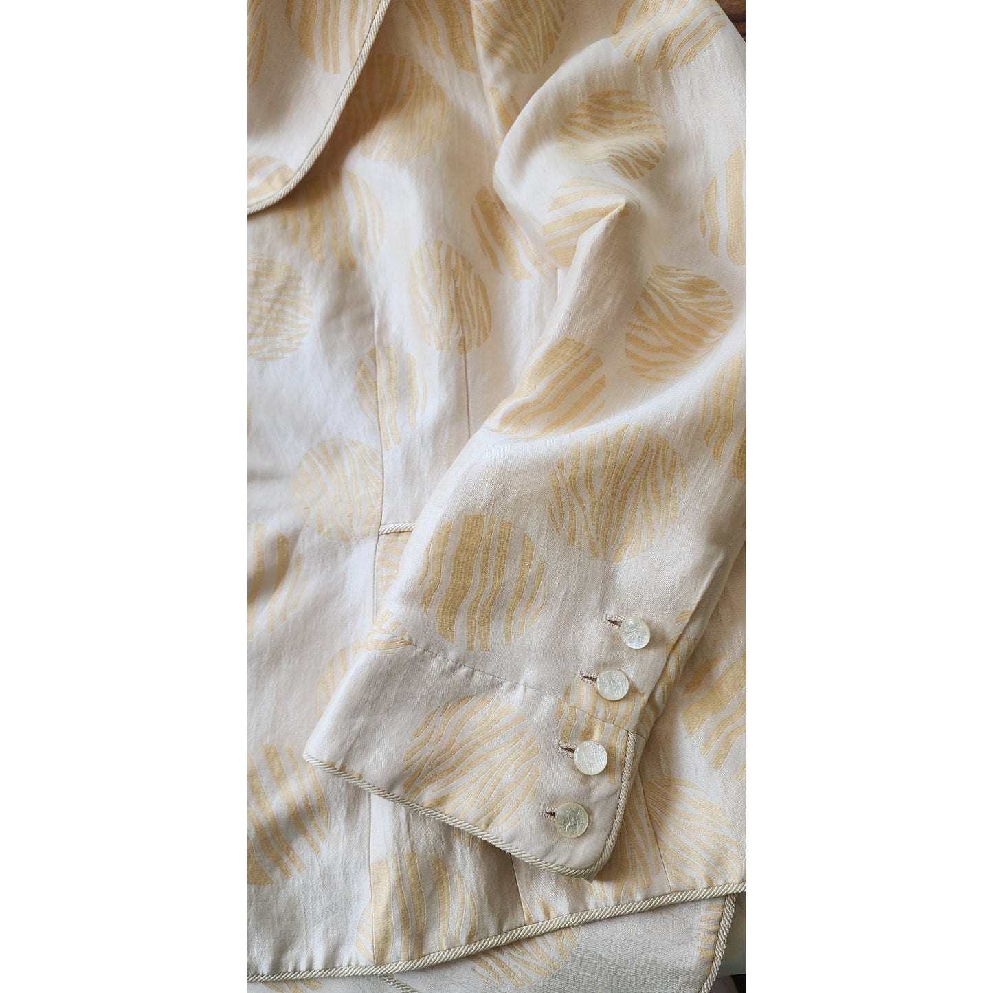 Vintage 2000s Armani Collezioni Blazer Cream Gold Print Flax Silk Print / L