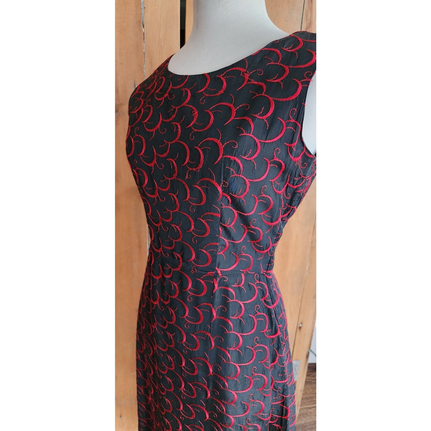 Vintage 60s Party Dress Red on Black Embroidered Satin Crescent Moon / M