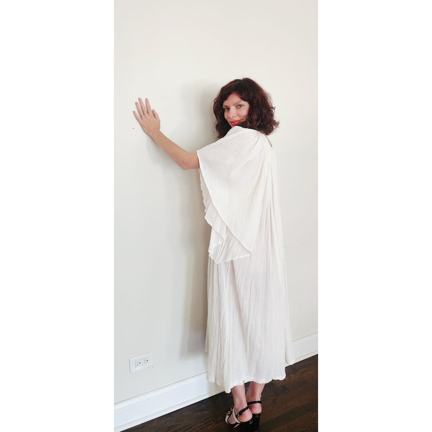 Vintage 1970s Amerikan Climax Caftan Dress White Cream Cotton Angel Sleees Gauzy