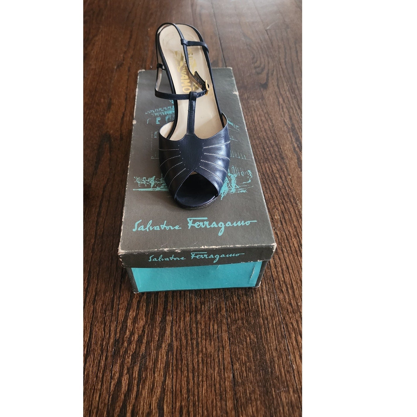 Vintage 70s Ferragamo Navy Blue Leather T Strap Dancing Shoes Mary Jane Heels 10AA