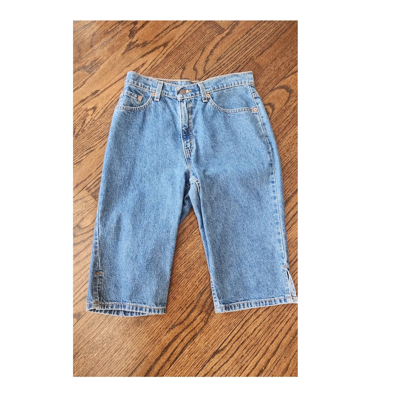 Vintage 90s Levis Long Denim Shorts / 9S