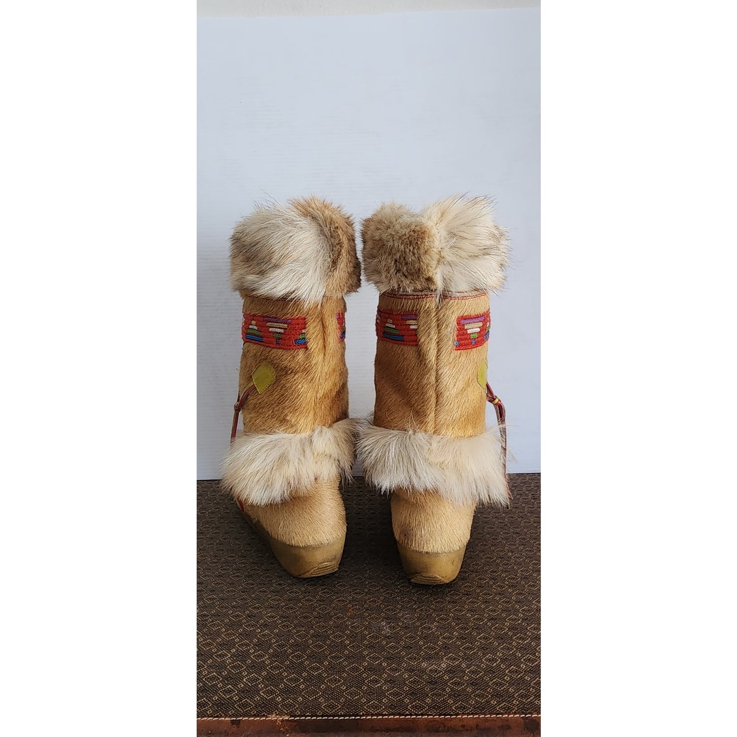 Vintage 70s Tecnica Winter Boots Embroidered Fur / 7.5