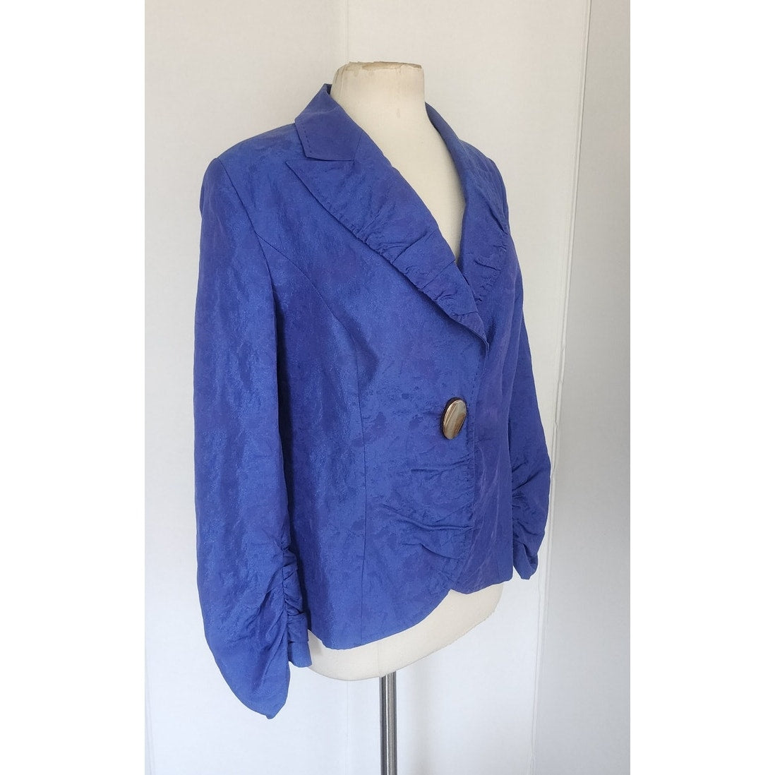 Vintage Escada Blue Blazer Printed Silk w/Agate Stone Button / L