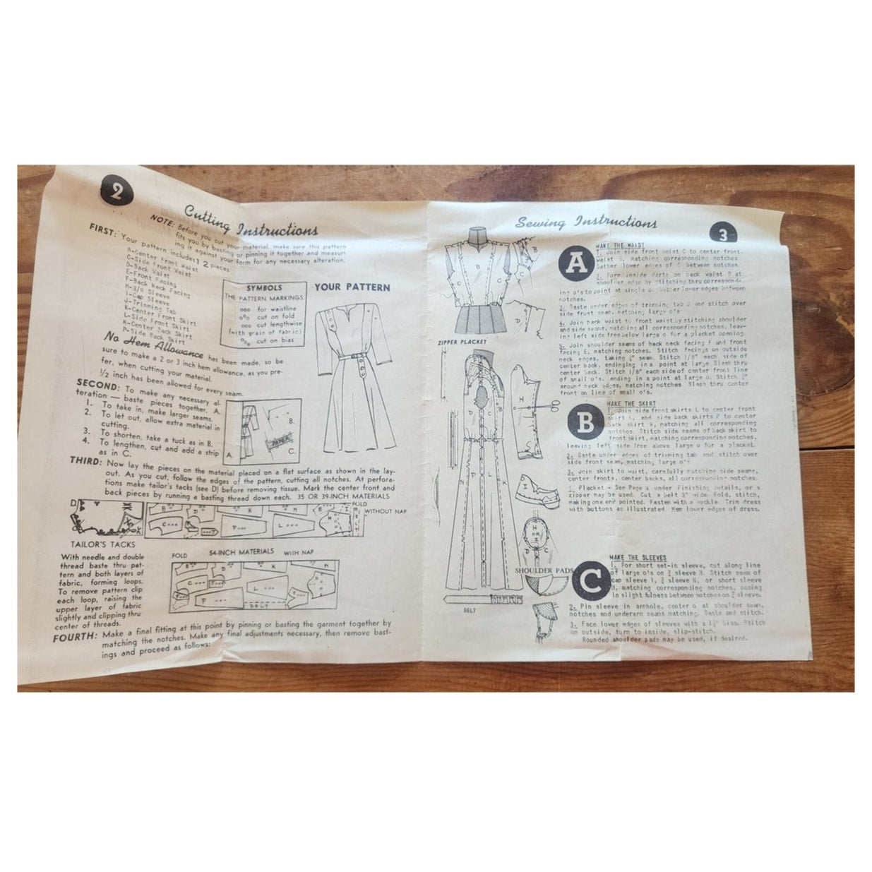 VTG 40s Dress ORIGINAL Sewing Pattern Uncut Chicago Daily Times Marian Martin 8335  Mail Order