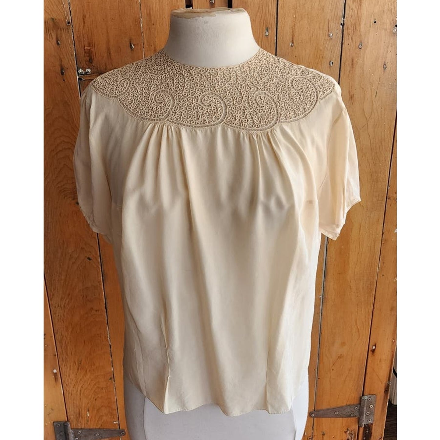 Vintage 40s Cream Silk Blouse Crochet Lace Neckline