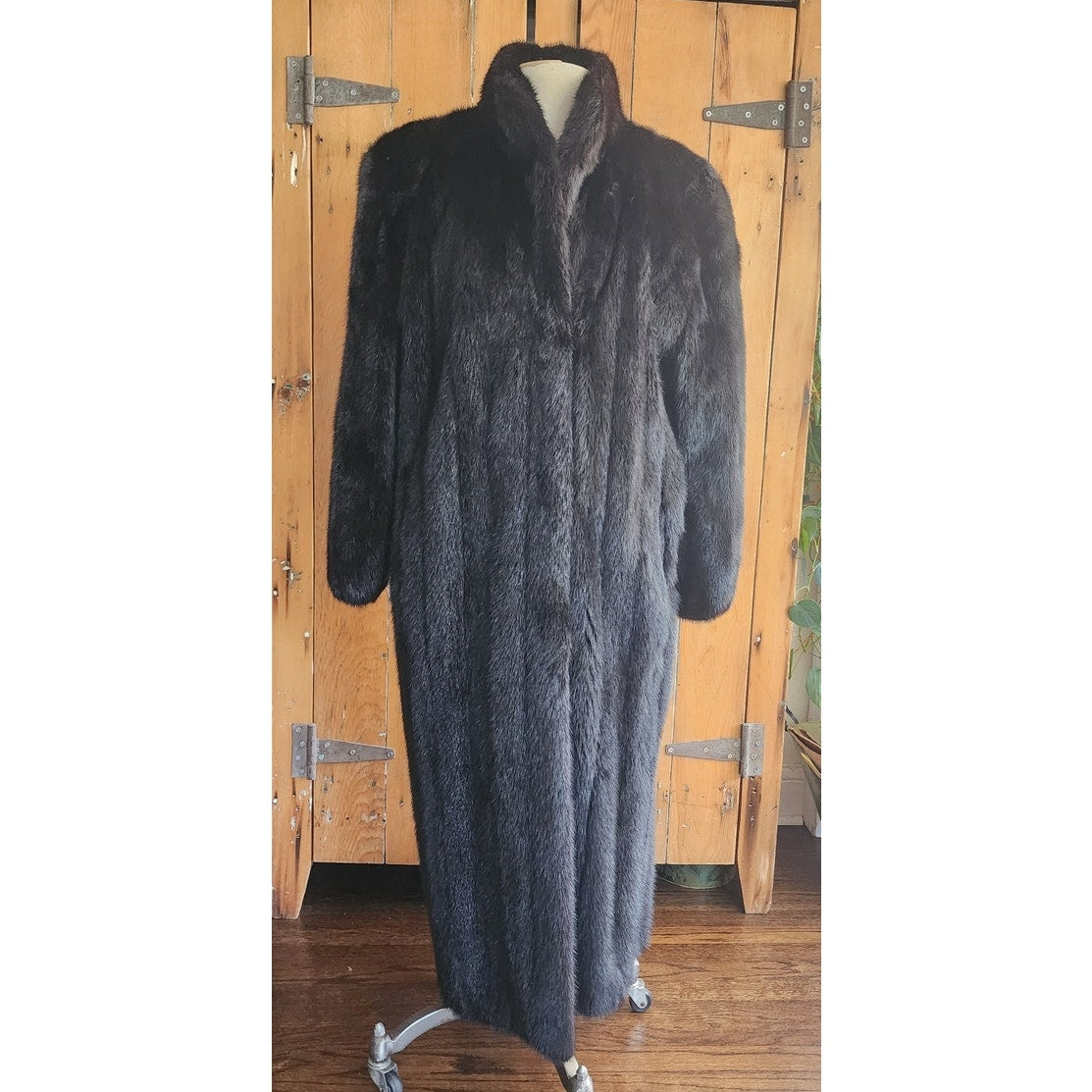 Vintage 1990s Black Ranch Mink Fur Coat Sized Medium to Large Evans Collection
